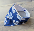 Leafs bandana bib
